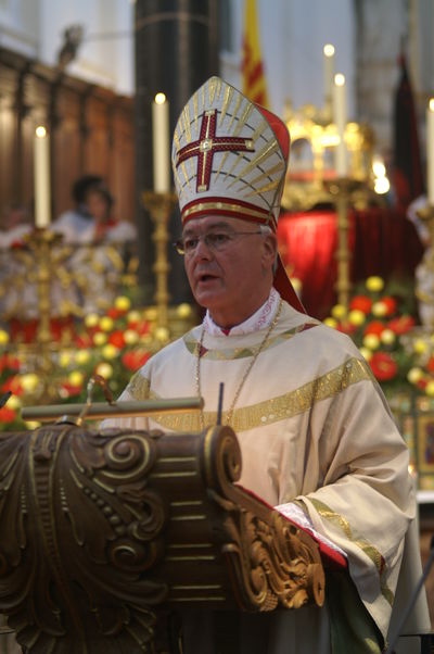 Gottes Geist bewahrt vor menschlicher Überheblichkeit - Bischof Algermissen predigte am Pfingstsonntag im Fuldaer Dom